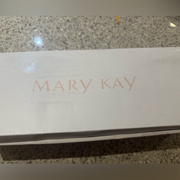 Mary Kay pink Cadillac tea set - Picture 7 of 7